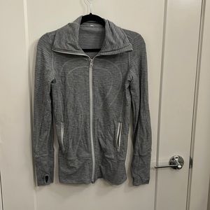 Lululemon grey zip up size 2